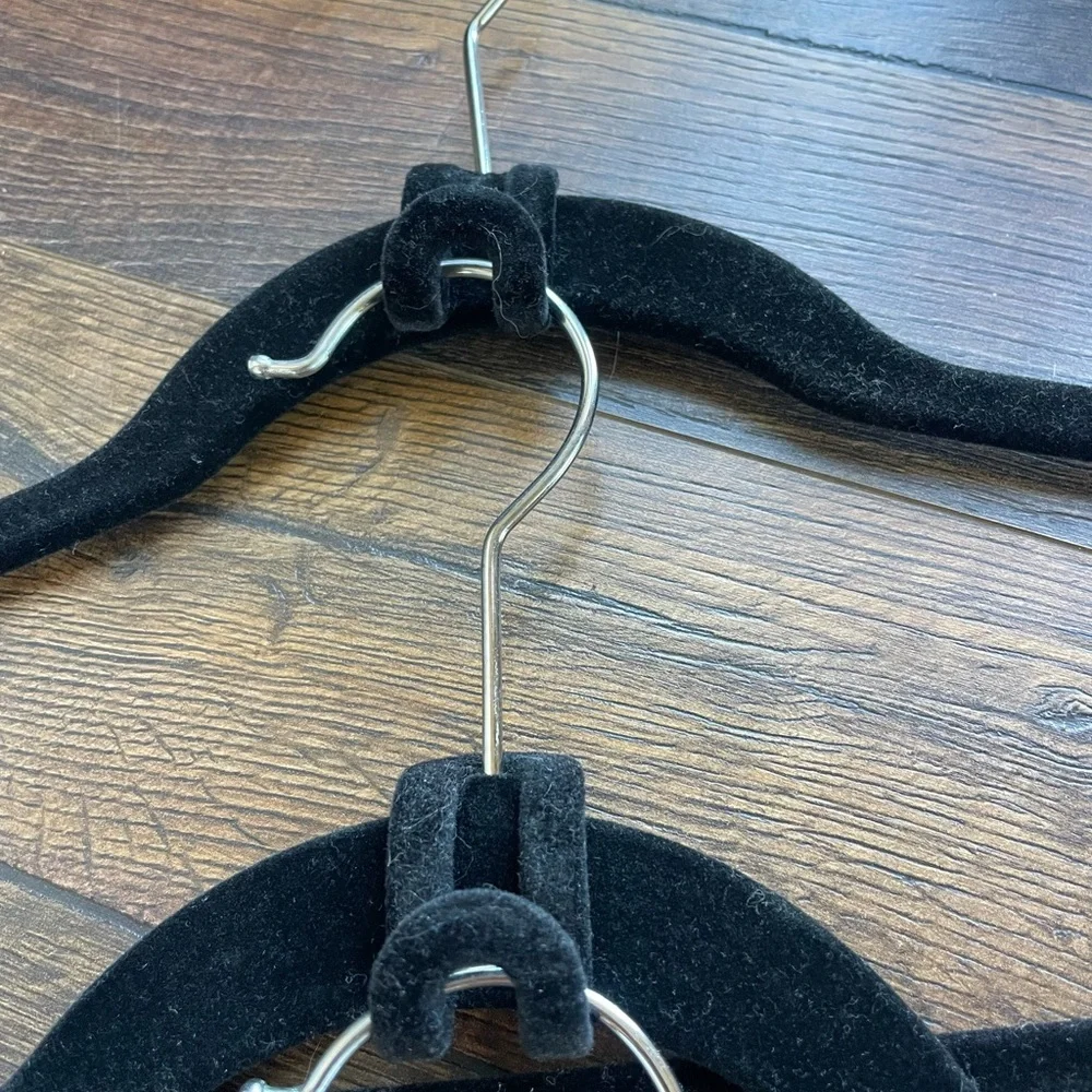 50 Piece Closet Organizer: 10 Black Velvet Hangers, 20 Cascading Hooks, 20 Clips